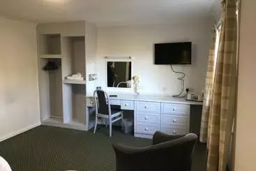 בית מלון כפרי The Sandpiper ; Sure  Collection By Best Western