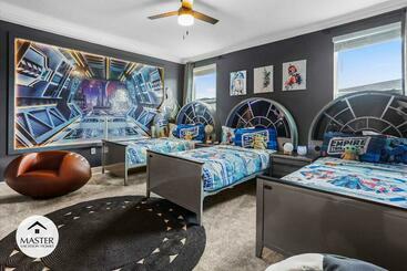 游客公寓 6 Bedrooms  5 Bathrooms  Storey Lake 4286 Pd