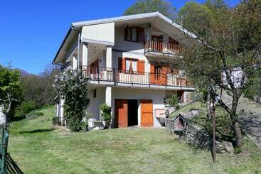 ツーリストアパートメント Angolo Di Pace Lo Charonto