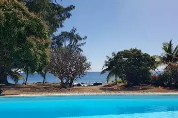 آپارتمان‌های توریست‌ها Villa Osiris   Oceanfront Villa With Private Pool