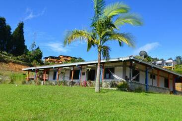 Vakantie-appartementen Akasha Encuentro Finca Cerca A Medellín