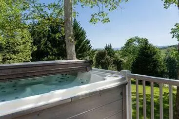Turistihuoneistot Hot Tub And Mountain Views Just 15 Min To Downtown Asheville!