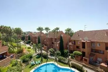 Apartamente turistice Spectacular Penthouse Paraiso De La Bahia, 500 M From The Beautiful Beach