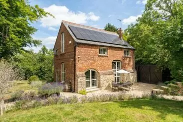 آپارتمان‌های توریست‌ها Boddington Mill, Enchanting 3 Bdr Retreat By Oriri