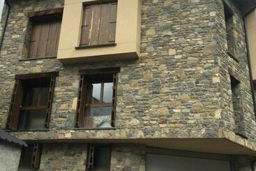 Apartamentos turísticos Apartamento En Escarrilla, Sallent De Gallego