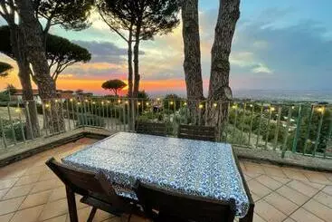 Turistihuoneistot Appartamento Castelli Romani   Con Vista Su Roma