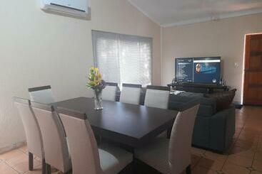 Vakantie-appartementen Harambi