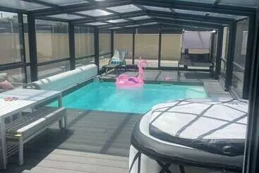 آپارتمان‌های توریست‌ها L Aurore Suite De Charme, Clim Jacuzzi, Sauna, Piscine Chauffée Cuisine..