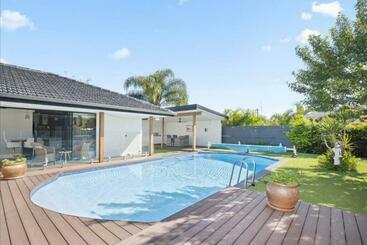 游客公寓 Ultra Modern & Relaxing Inner City 4bed House   With A Private Pool   10mins Walk To Beach
