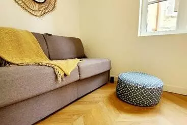 ツーリストアパートメント Studio Jeannette Avec Balcon Et Juste à 130 Metres Plage ! Plein Centre ! Wifi   Draps Serviettes In