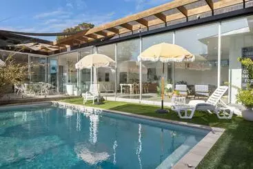 ツーリストアパートメント Poolside Paradise Mount Eliza