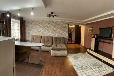 Жильё для туристов назарбаева 3 . 3 х комнатная