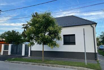 דירות לתיירים D 20 Apartmanház Zalaegerszeg Dózsa György Utca 20