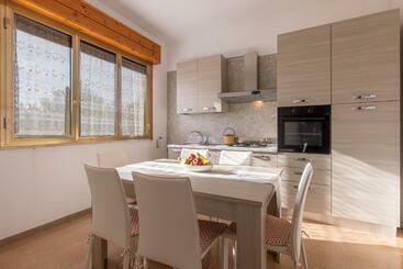 관광객 아파트 Orchidea House Relax Nella Stupenda Santa Maria Al Bagno A Due Passi Dal Mare