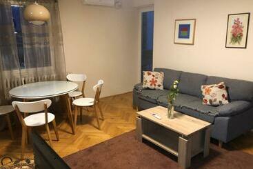 آپارتمان‌های توریست‌ها Aleksandra