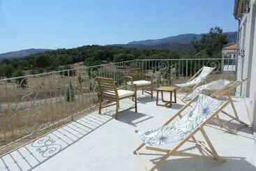 Turistihuoneistot Villa Vue Mer Et Nature Route De Cigala