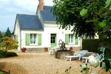 ツーリストアパートメント Gîte Familial Près De La Loire Avec Grand Jardin, Parking Privé, Proche Saumur Et Activités Nautique