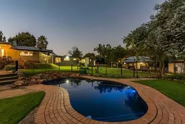 ツーリストアパートメント Self Catered Apartment With Pool