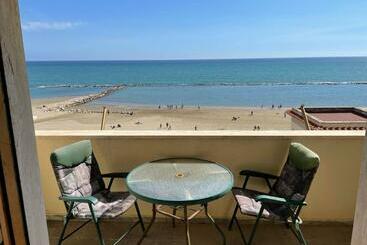 Turista apartmanok Accogliente Appartamento Vista Mare Nettuno