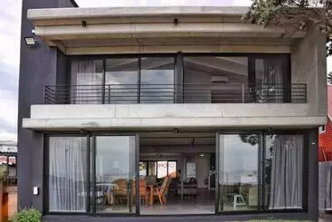 Vakantie-appartementen Imoyo Inn Luxury Ocean View Family House Sandbaai
