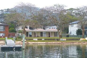 Жильё для туристов Lorsens On The River   Shoalhaven Heads