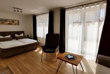 مبيت وإفطار Pension Glückstadt