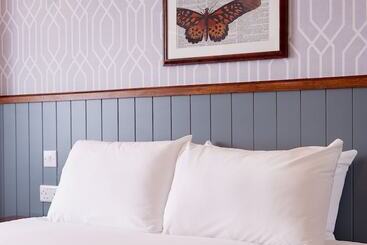 فندق Chase Inn By Greene King Inns