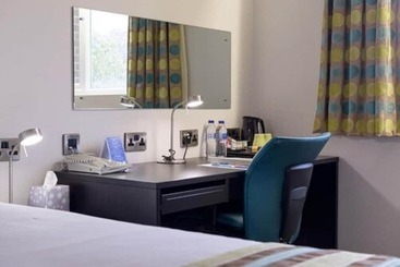 酒店 Cranfield Management Development Centre