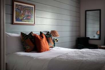 בית מלון כפרי The Bridge