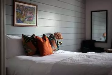 ホテル The Bridge