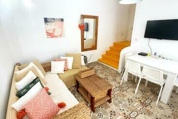 Жильё для туристов Moco, Modern Comfort In Historic City Of Senglea