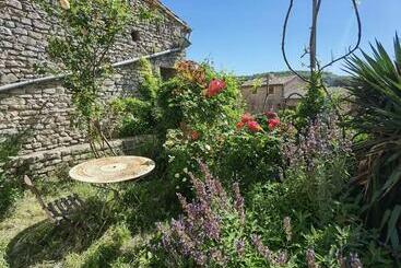 شقق خاصة سياحية Spacious Stylish Provencal House With Terrace