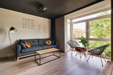 آپارتمان‌های توریست‌ها Spaciousliving Design Apartment   Central   Box Spring Bed   Exhibition
