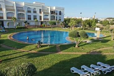 Ferienwohnungen Appartement Avec Piscine à Saidia Climatisation Et Wifi