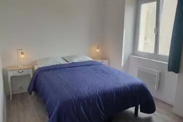 Pension  Appartement 4 Personnes Vue Mer à Santec Au Pied De La Plage Du Dossen