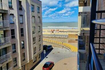 Pisos turísticos Nieuw Modern Appartement Vlakbij Strand