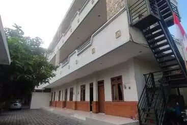 アパートホテル Adi Pelita Sari Bali