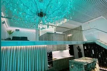 آپارتمان‌های توریست‌ها Luxury Queen V Apartment With Jacuzzi