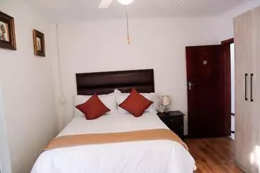 ペンション Pumelela Guest House