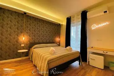 B&b Stadium Room & Suite