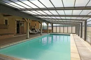 ツーリストアパートメント Maison De Charme Avec Piscine Intérieure, Grand Jardin, Et Paysages Magnifiques En Pleine Campagne