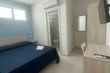 ベッドアンドブレックファースト Rooms & Pool