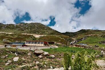 تختخواب و صبحانه Avusor Mola Cafe Ve Pansiyon