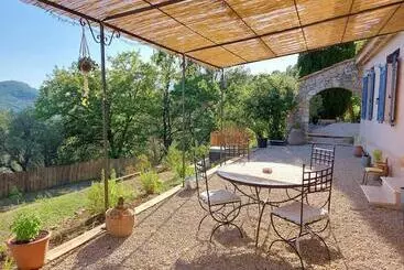 ツーリストアパートメント Maison à La Campagne Avec Spa Et Piscine
