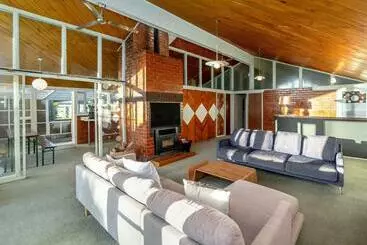 ツーリストアパートメント Midcentury On Stras