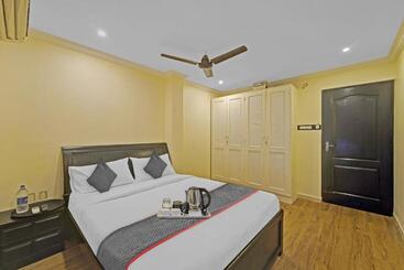 Townhouse Fantasea Hotels Near Omr