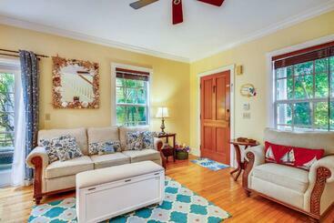 Turist apartmanları Tumis Time Out By Avantstay Heart Of Old Town W Shared Pool Month Long Stays Only