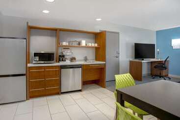 هتل Home2 Suites By Hilton Omaha West, Ne