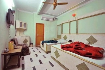 בית מלון כפרי Neha Inn