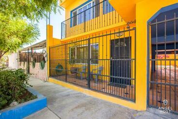 Hostel Cozy Stay 2 Blocks From The Beach And Malecón!